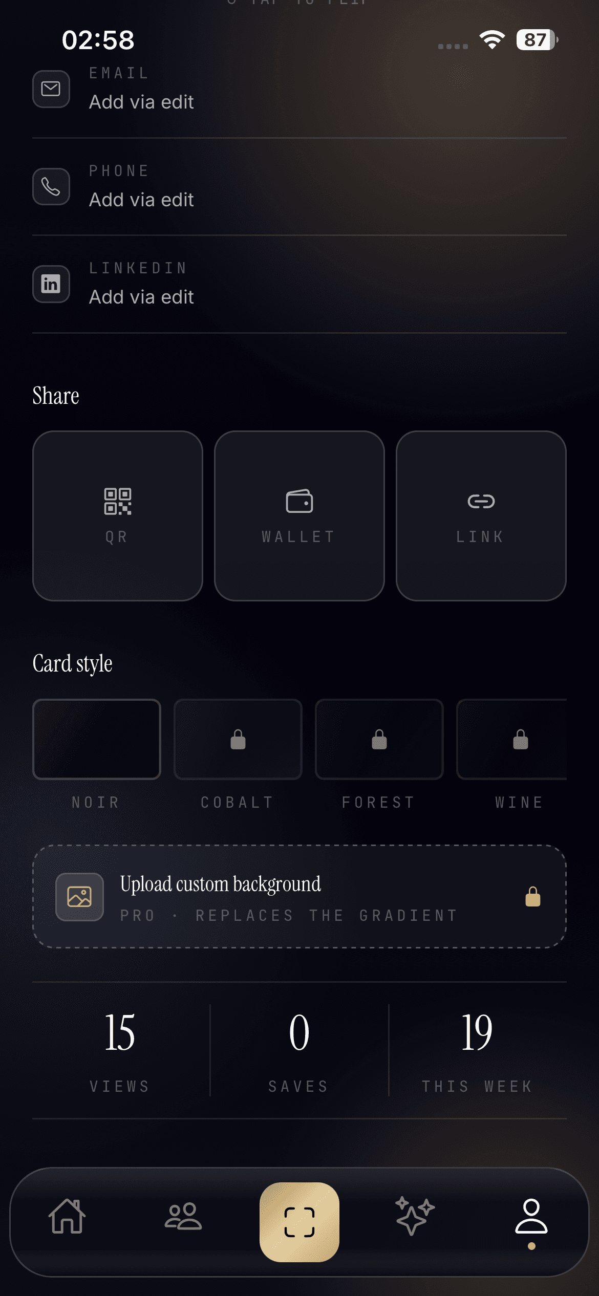 Card style picker showing Noir, Cobalt, Forest and Wine variants plus custom background upload.